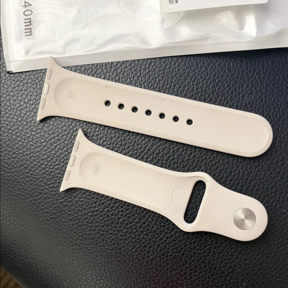APPLE WATCH Silicone Cream Sports Band NWT 38/40mm